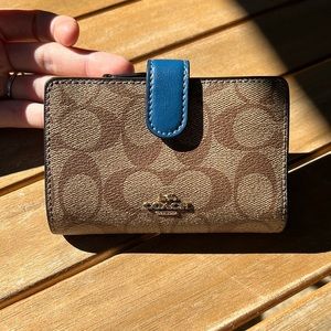 Coach Medium Corner Zip Wallet